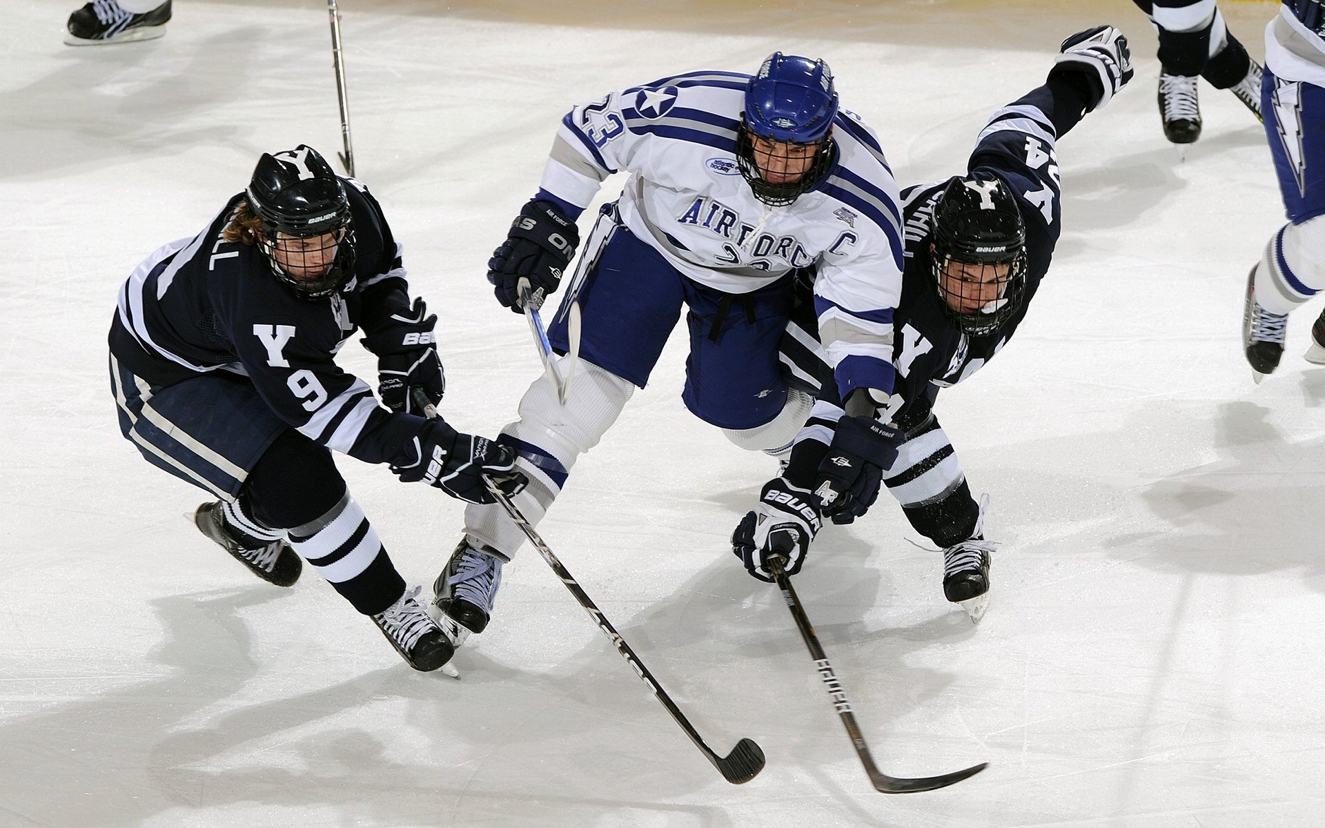 《王者荣耀》荣耀之光决赛爆燃开启,冠军殊途同归!